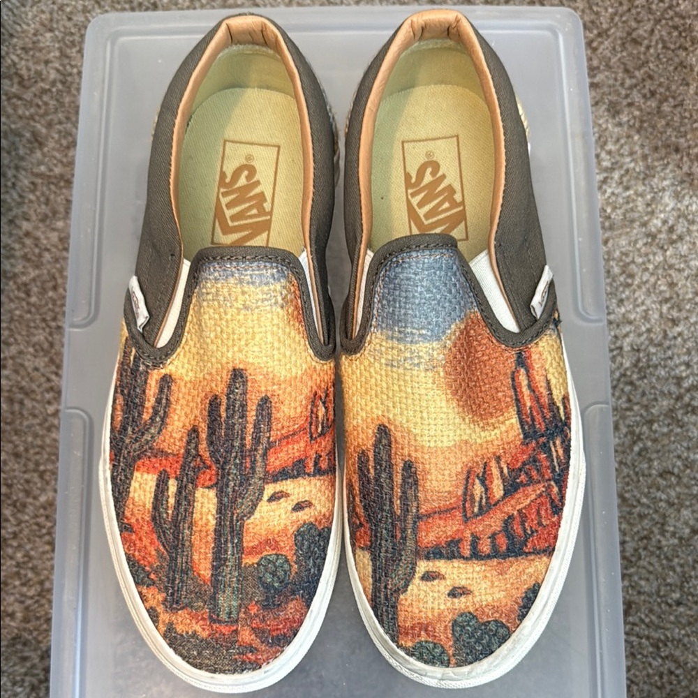 BRAND NEW - NO TAGS - Vans Desert Scene Slip-On Sneakers